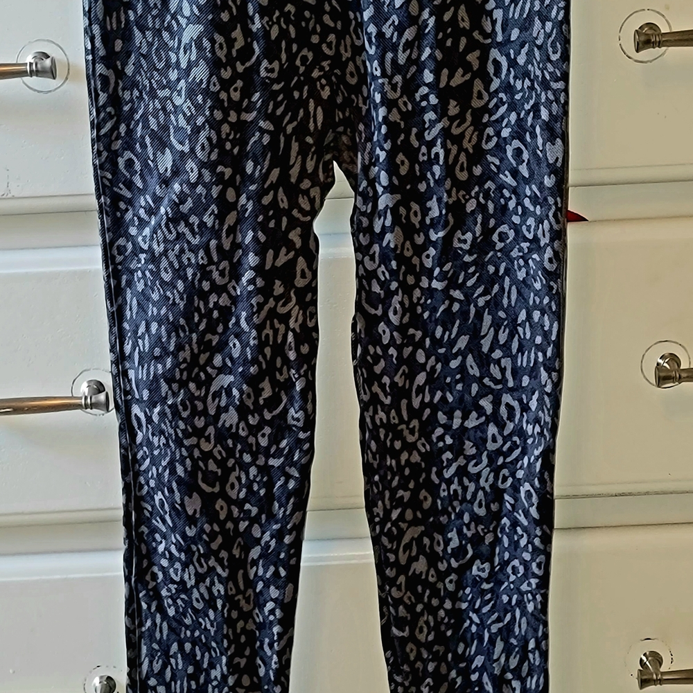 SPANX Black and Gray Leopard Print Leggings